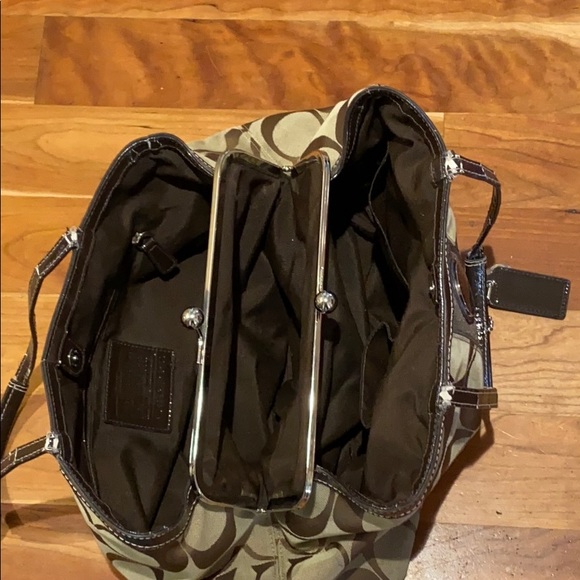 Signature Coach Shoulder Purse Bag Brown Tan - Picture 8 of 11